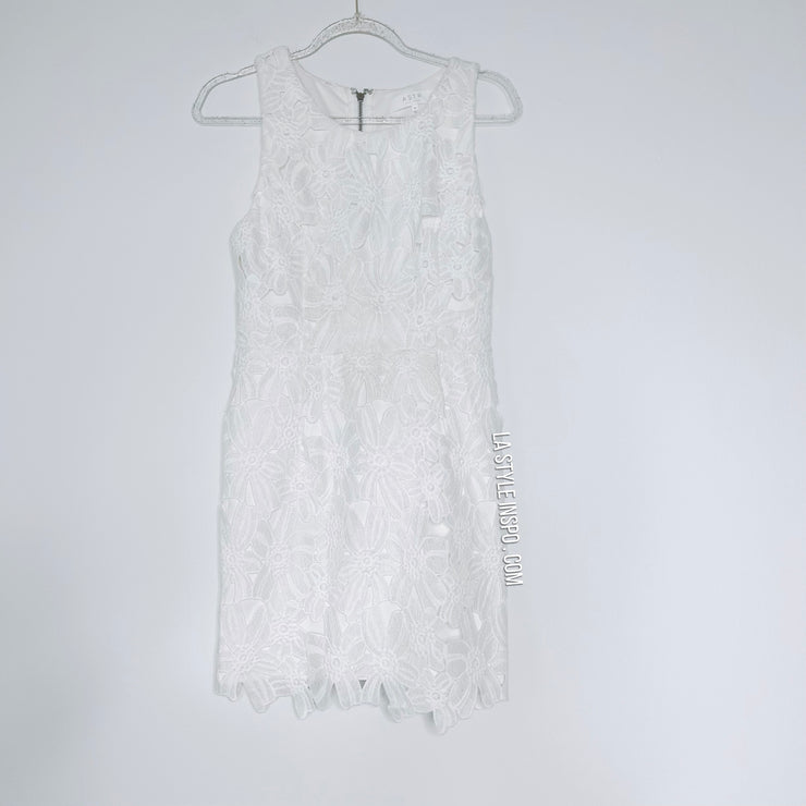 ASTR The Label White Lace Floral Mini Dress Size Medium